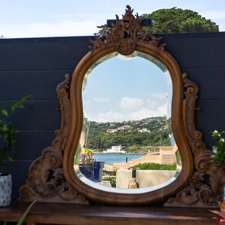 Beachfront Art Cristalia *
