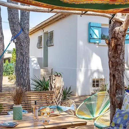 Beachfront Art Cristalia