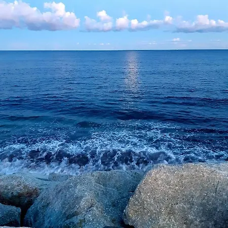 Beachfront Art Cristalia *